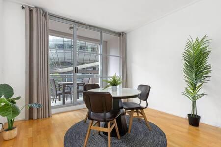A Comfy Studio For 5 Next To Darling Harbour - Flights 4