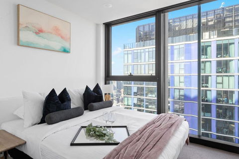 A Cozy & Comfy 2BR Apt Up In The Clouds Near CBD - Flights 4