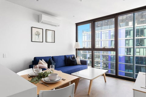 A Cozy & Comfy 2BR Apt Up In The Clouds Near CBD - Flights 3