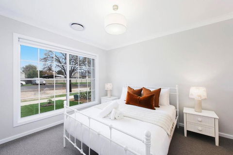 A Refreshing Mudgee Getaway At Felicitys On Court - Flights 3