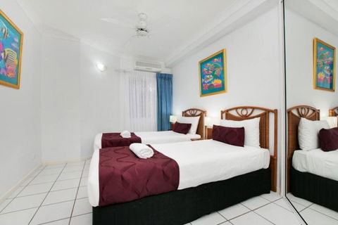 Absolute Beachfront Apartment - Flights 2