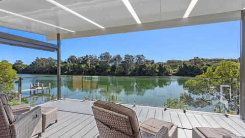 Absolute River Front House - Flights 1