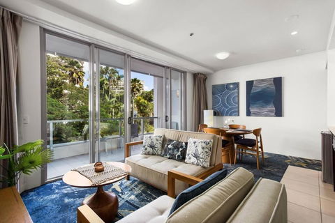 Absolute Waterfront - Enjoy Exceptional Lifestyle - Flights 0