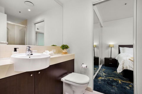 Absolute Waterfront - Enjoy Exceptional Lifestyle - Flights 1