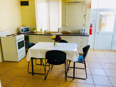 Accommodation @ Isa - Flights 2