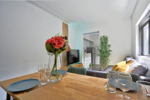 Affordable 2 Bedroom House Surry Hills 2 E-Bikes Included - Flights 3