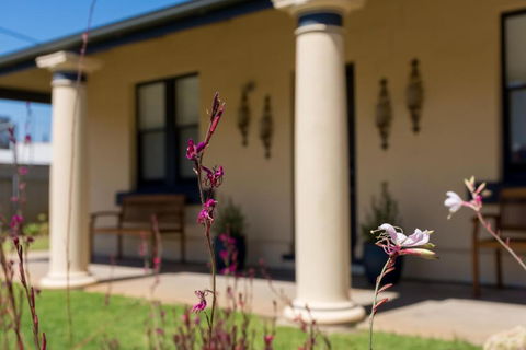 Agnes Cottage Bed & Breakfast - Flights 3