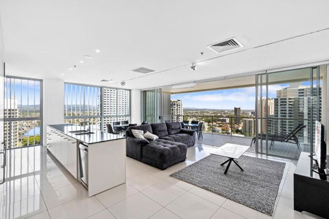 Air On Broadbeach - Hosted By Coastal Letting - Flights 3