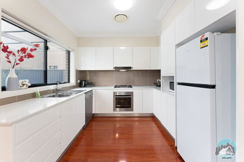 Aircabin - Carlingford - Sydney - 4 Beds House - Flights 1