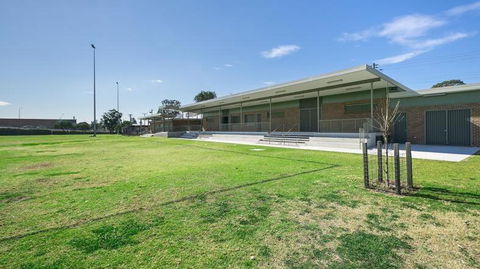 Aircabin - Guildford - 3 Beds Spacious House - Flights 4