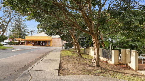 Alemar Close To Beach, Shops And Cafes Accom Holidays - Flights 2