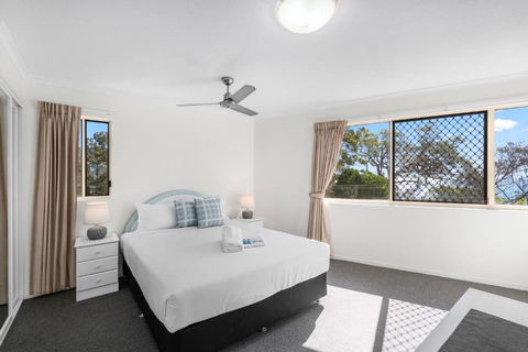 Alexander Beachfront Apartments - Flights 2