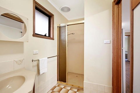 Allestree Holiday Units - Flights 2