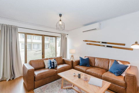 Alpine Mountain View - 24 Of 13-15 Kirwan Close - Flights 2