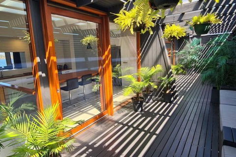 AMAZING 5-Star WATERFRONT RETREAT ON THE RIVERWALK - Flights 4
