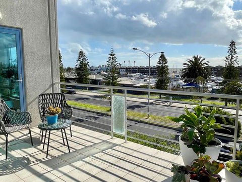 Amazing Beachfront & City Views 2 Bed 2 Bathroom - Flights 3