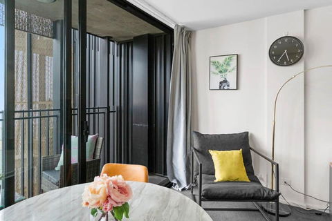 Amazing CBD 2BR Apt - Walkable & Wi-Fi & Charm - Flights 2
