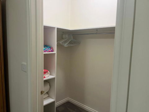 Amazing Private Bedrooms In Doncaster East Near School - Flights 4