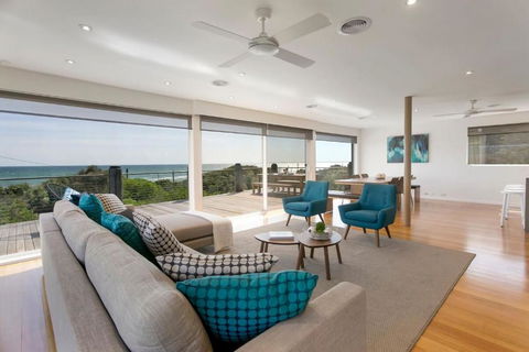 Anchor Beachfront Retreat Water Views, On The Beach - Flights 2