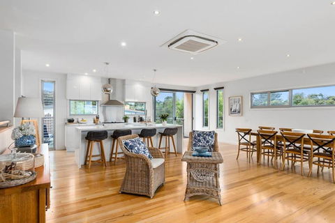 Aires Coastal Beach House Luxury With Ocean Views - Flights 1