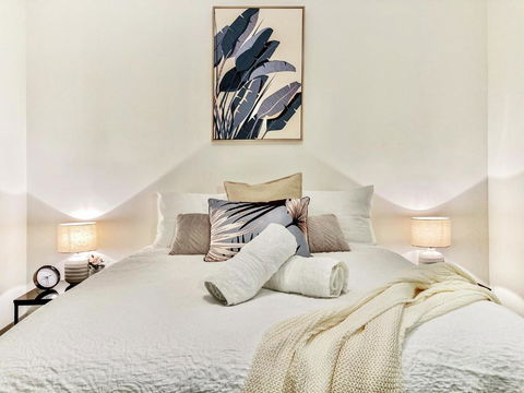 Amazing River View - 3 Bedroom Apartment - Brisbane CBD - Netflix - Fast Wifi - Carpark - Flights 1