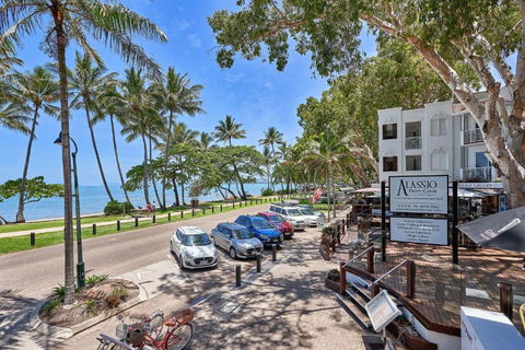 Alassio Apartments With Direct Pool Access Palm Cove - Flights 4