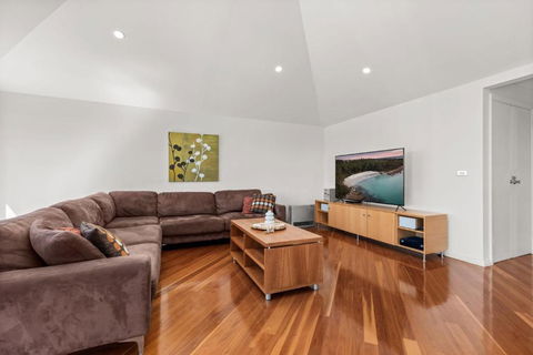 Anatoli By Experience Jervis Bay - Flights 3