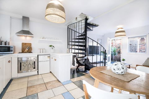 Amazing Apartment, Beautiful Location - FREE WIFI - Flights 0