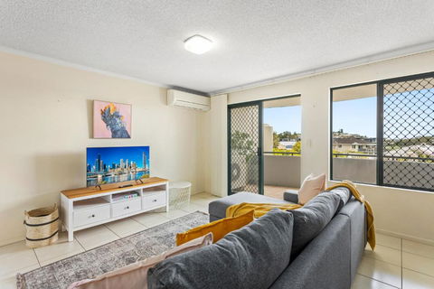 Albion Convenient Hideaway With Parking & Balcony - Flights 0