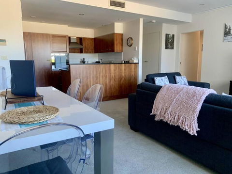 Apartment City Living! - Flights 0