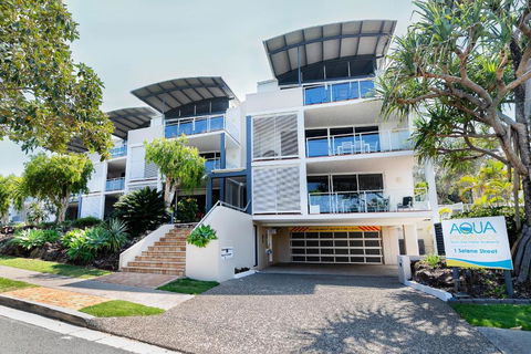 Aqua Promenade Beachfront Holiday Apartments - Flights 0