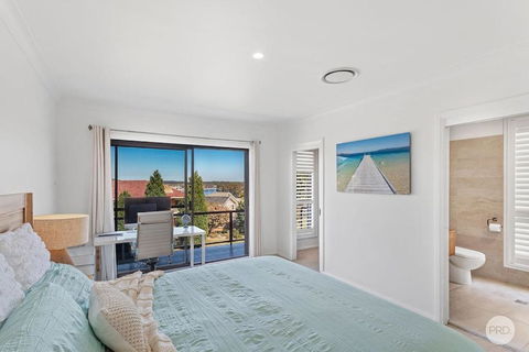Aquablue Holiday Home - Hot Spa & Pool - 2m Walk To Beaches - Flights 2