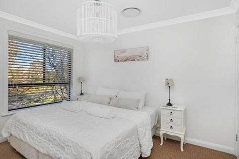 Arborea Country Holiday House Catering For 14 To 16 Guests In The Heart Of Bowral - Flights 3