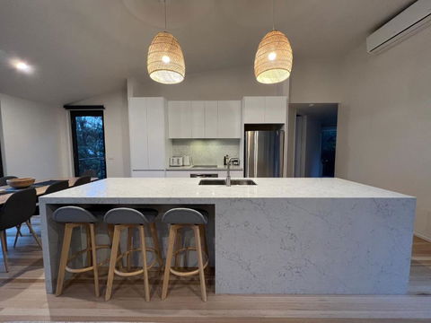 Architect Designed 4 Bedroom With Ocean Views From Every Room - Flights 1