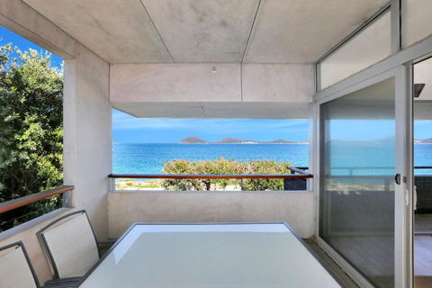 Architectural Design On The Beach - Flights 1