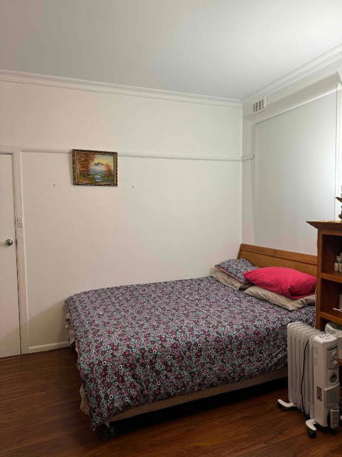 Ashburton Big Room With Shared Bathroom 1 - Flights 1