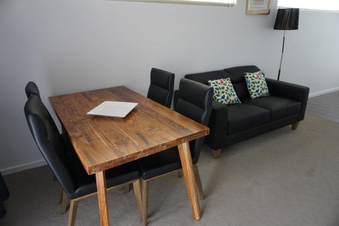 Ashmont Motel And Apartments - Flights 4
