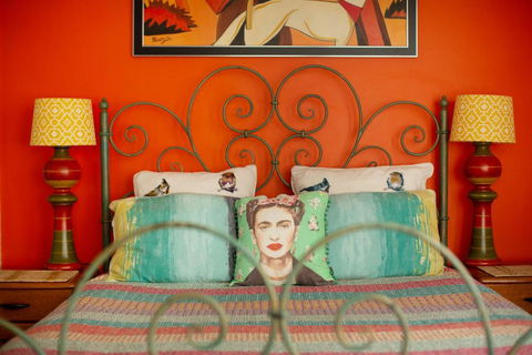 Assemblage Boutique Art B & B - Flights 4