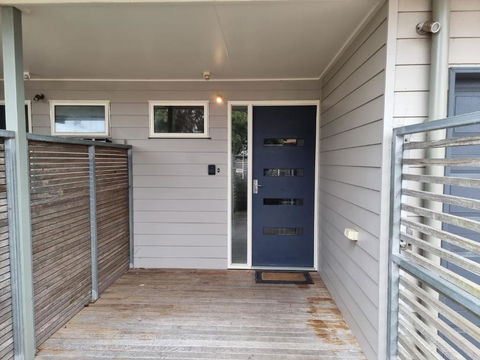 At Broadbeach Inverloch - Flights 1