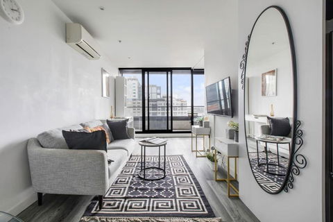 Aura Off Flinders Lane - A City Centre Balcony Abode - Flights 0