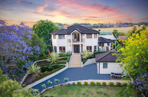 Aussie Escape Poolside Comfort And Relaxation - Flights 0