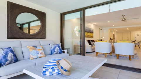 AZURE 187 Port Douglas - Flights 4