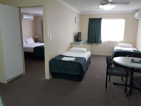 Southport Motel & Apartments - Flights 12