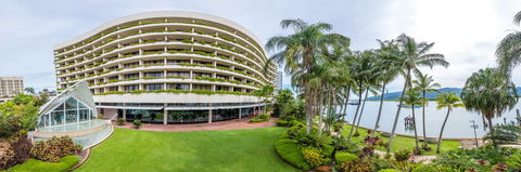 Hilton Cairns - Flights 18