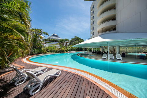 Hilton Cairns - Flights 13
