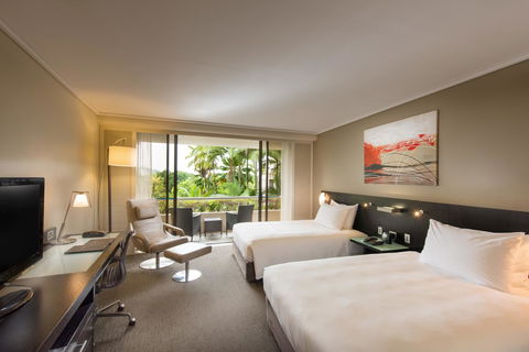 Hilton Cairns - Flights 8