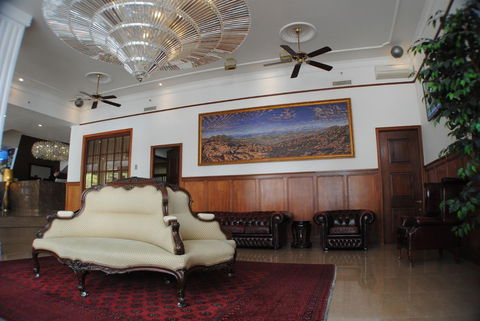 Astor Metropole Hotel - Flights 18