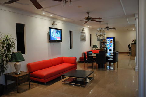 Astor Metropole Hotel - Flights 12