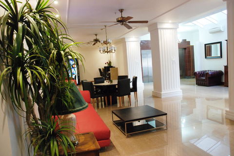 Astor Metropole Hotel - Flights 15