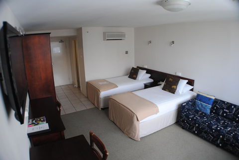 Astor Metropole Hotel - Flights 8